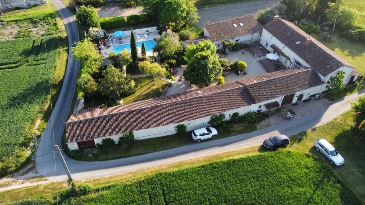 Les Coindries Villa Faye-la-Vineuse Exterior foto