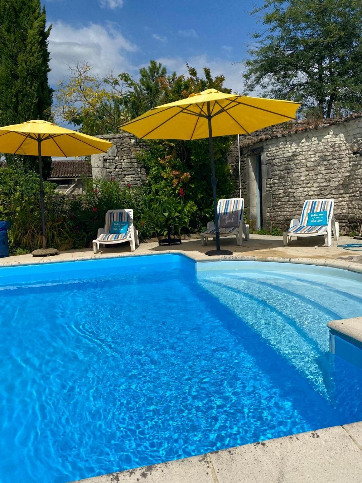 Les Coindries Villa Faye-la-Vineuse Exterior foto