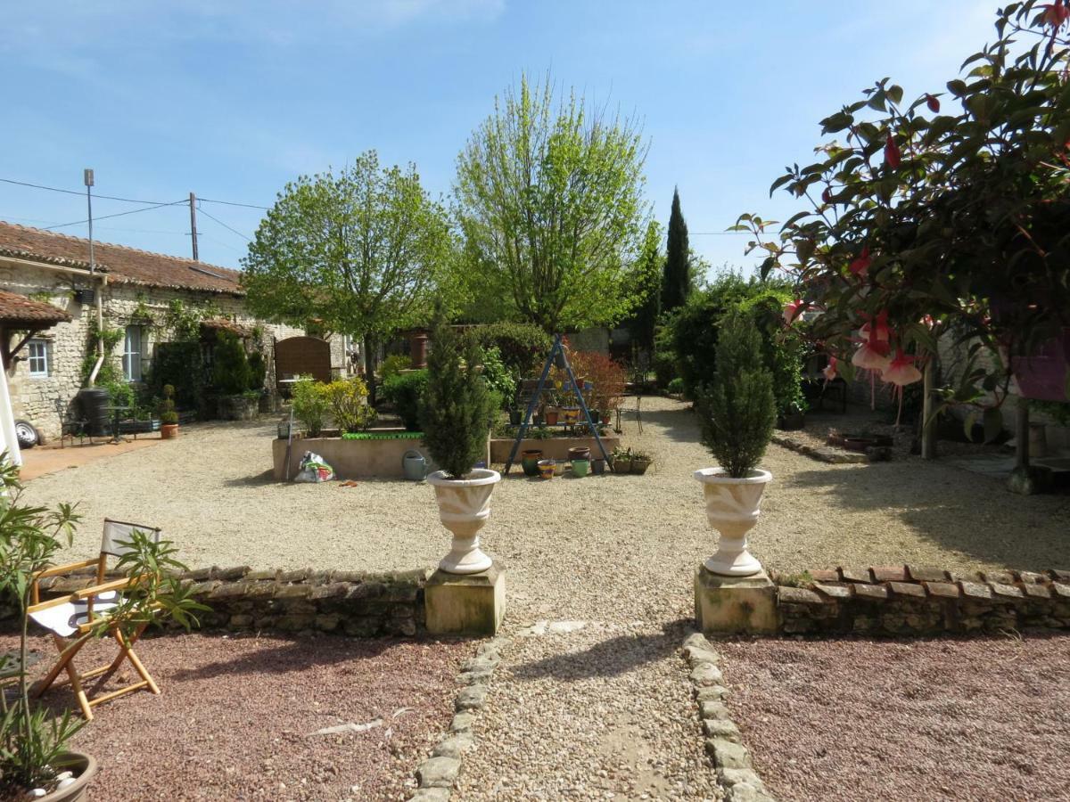 Les Coindries Villa Faye-la-Vineuse Exterior foto