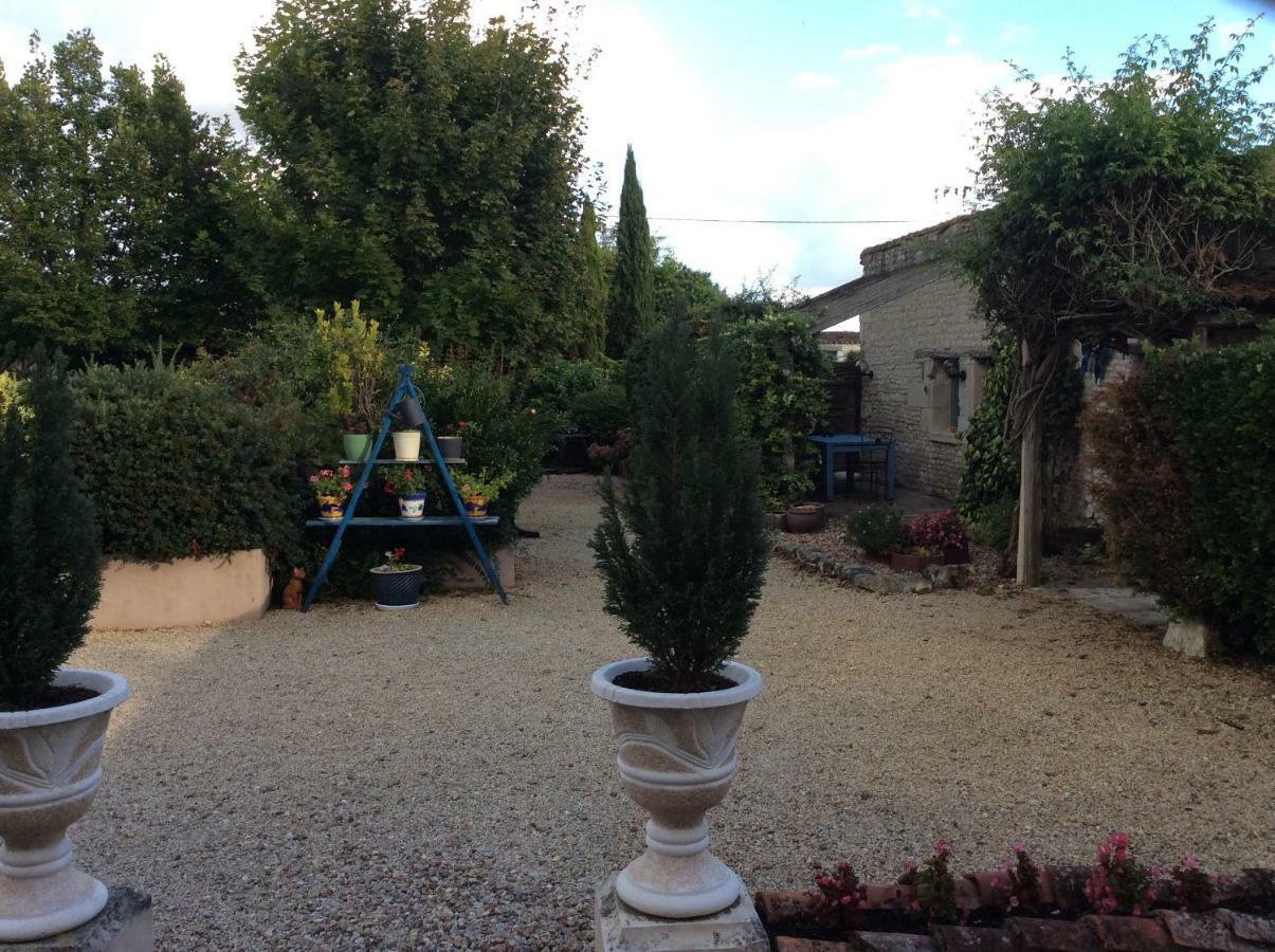 Les Coindries Villa Faye-la-Vineuse Exterior foto